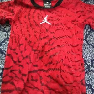 Boys Nike Air Jordan T-shirt size 5